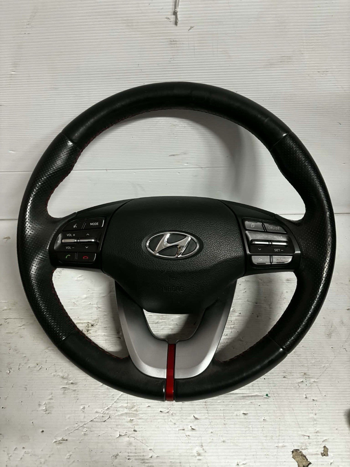 HYUNDAI I30 STEERING WHEEL LEATHER, PD, HATCH (S. KOREA VIN KMHH), W/ RED STITCH0