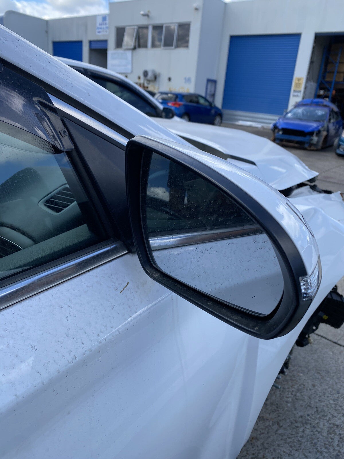 HYUNDAI I30 RIGHT DOOR MIRROR PD, HATCH (S. KOREA VIN KMHH), POWER FOLD, W/ INDI1