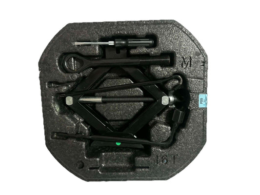 HYUNDAI I30 JACK/TOOL KIT PD HATCH 03/17- 17 18 19 20 21 22 23 240
