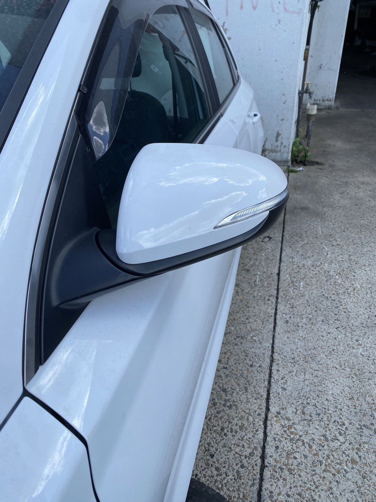 HYUNDAI I30 LEFT DOOR MIRROR PD, HATCH (S.KOREA VIN KMHH), POWER FOLD, W/ INDICA2